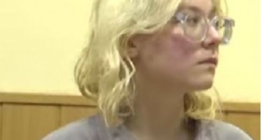 ТАА Е СОГРАЃАНКА НА ПУТИН: Ќе оди во затвор затоа што пеела песни против Кремљ