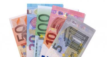 ХРВАТИТЕ НАСПРОТИ СЛОВЕНЦИТЕ И АВСТРИЈЦИТЕ: Колкави се разликите во платите?