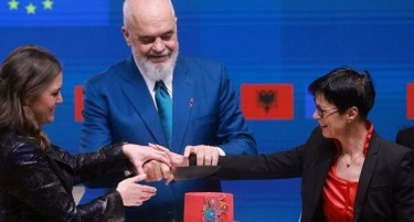 (ВИДЕО) РАМА ПРЕСЕЧЕ ТОРТА: Aлбанија го отвори последниот кластер од преговорите со ЕУ