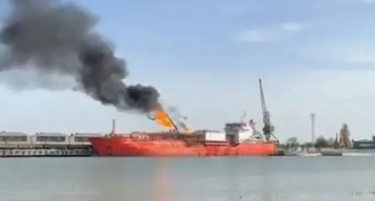 (ВИДЕО) ЌЕ БИДЕ ЕВАКУИРАН ГРАД:  Русите погодија брод со гас на Дунав