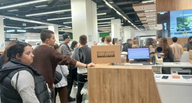 Колони во маркетите за студентски ваучер за електронска опрема