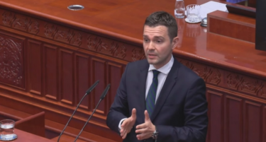 НИШТО НЕ Е ПУШТЕНО ВО СОФИЈА НА АМИН: Муцунски вели дека го штитат македонскиот идентитет
