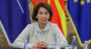 Претседателката ќе го одликува Сашко Кедев со Орден „8 Септември“