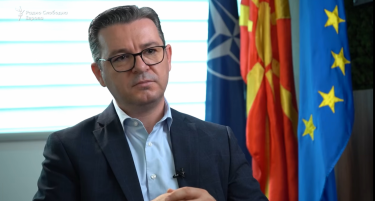 ТРИПУНОВСКИ МУ ПОДНЕСЕ 3 КРИВИЧНИ НА НИКОЛОВСКИ: „Ќе одговара за тоа што унапредувал партиски лица без запазена процедура и согласност од Министерството за финансии