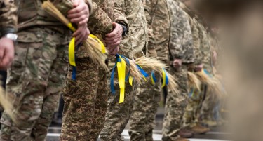 Украина прифатила услов според кој нејзината армија ќе биде ограничена на 800.000 војници?