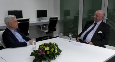 ТОНИ СТОЈАНОВСКИ ВО „БИЗНИС-КЛУБ“: „ВЛОЖУВАЊЕТО ВО ЧОВЕЧКИОТ КАПИТАЛ И ШИРЕЊЕТО НА ЗНАЕЊАТА СЕ НАЈВАЖНАТА ЗАДАЧА НА ЕДНА ИНСТИТУЦИЈА“