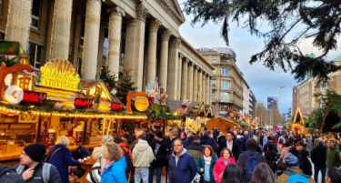 КАЈ И ДА СИ, ПРЕД БОЖИЌ, ЗАД БОЖИЌ, ВО ГЕРМАНИЈА ДА СИ: Сезонските божиќни работи носат одлична заработка