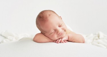 БРОЈОТ НА НОВОРОДЕНЧИЊА ВО ТРЕТИОТ КВАРТАЛ СЕ ЗГОЛЕМИЛ: ама пораснал и бројот на умрени доенчиња