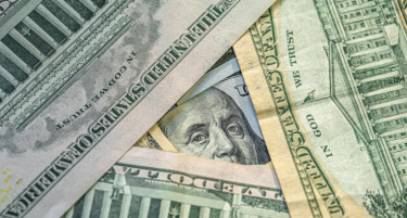 Се намали вредност на доларот - кои се причините?