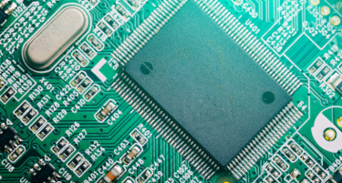 Која е земјата која има зголемен економски раст поради извозот на чипови?