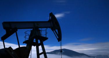 СВЕТОТ E ВО СТРАВ: Како конфликтот меѓу САД и Венецуела би можел да ги „запали“ цените на нафтата и храната?