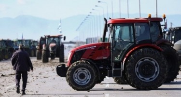 ЕВЗОНИ ПОВТОРНО БЛОКИРАН - земјоделците од Грција продолжуваат со протестите