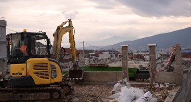 Се рушеше дивоградба во Визбегово со присуство на полиција