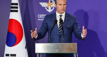 „Њујорк тајмс“ го тужи Хегсет поради репресијата на Пентагон врз медиумите