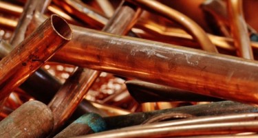 Бакарот руши рекорди: Што стои зад ненадејниот скок на цените?