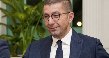 Мицкоски: Додека сум јас премиер, ниту еден бегалски шатор нема да никне во Македонија