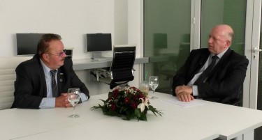 ШТЕФАН ПАВЛИЊЕК ВО „БИЗНИС-КЛУБ ПЛУС“: „НАШАТА ЦЕЛ Е ДА ГИ ЗАДРЖИМЕ КЛИЕНТИТЕ, А ВО ИСТО ВРЕМЕ ДА СОЗДАВАМЕ НОВИ ПРОИЗВОДИ“