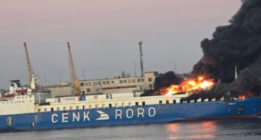 (ВИДЕО) Напад во Црното Море: Ракета „Искендер“ погоди турски патнички и товарен брод во Одеса