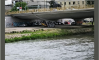 „ОВА НЕ Е НОРМАЛНО ШТО СЕ СЛУЧУВА ВО СКОПЈЕ“: Кејот под мостот Гоце Делчев претворен во паркинг!