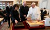 ФАКТОР НА ДЕНОТ: Силјановска Давкова се сретна со Папата, но средба со Радев немаше